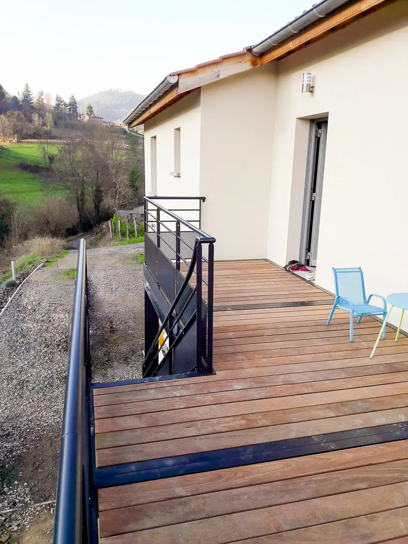 Terrasse et escaliers métal Valsonne