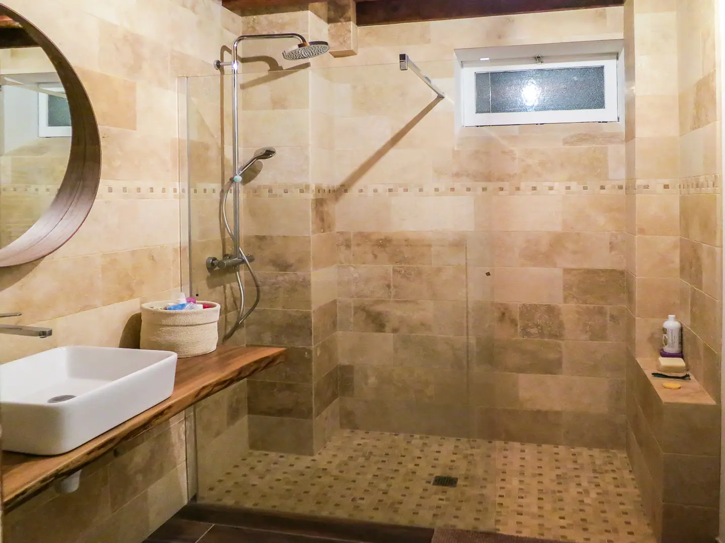 Salle de bain douche italienne Ville-sur-Jarnioux