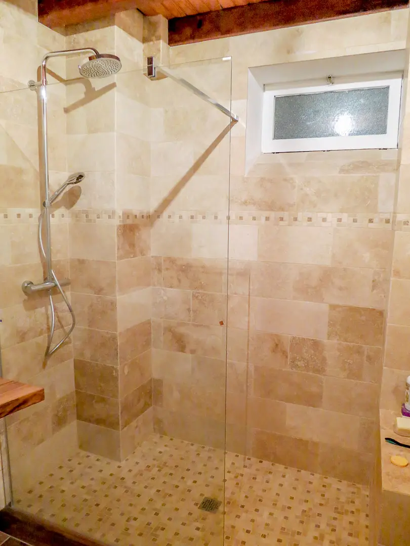 Salle de bain douche italienne Ville-sur-Jarnioux